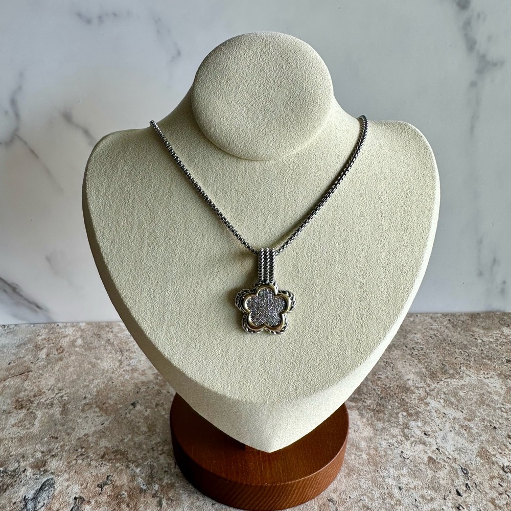 Elegant Silver Pendant Necklace